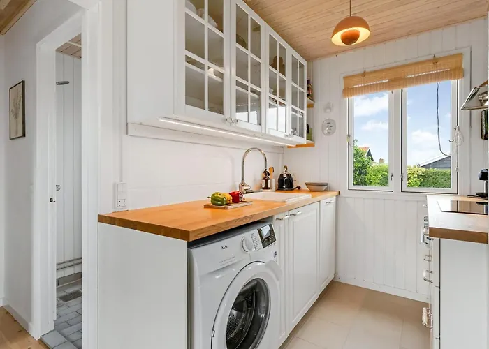 Dragan - 50m From The Sea By Interhome